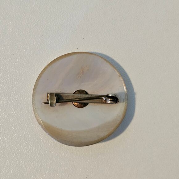Vintage Abalone & Mother of Pearl Sailboat Brooch - Carved Circular Pin - Picture 2 of 4